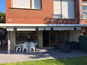 House with garden 10 min walk to the beach
